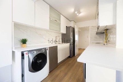 Apartamento T2 à venda na Rua Sam Levy
