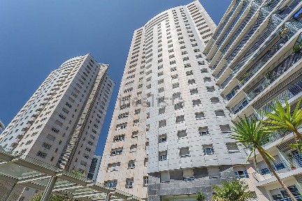 Apartamento T5 à venda na Rua de Campolide