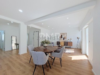 Apartamento T3 à venda na Arneiros