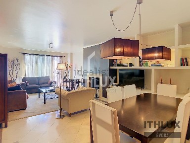 Arrendamento de apartamento T3 em Santiago Maior e São João Baptista