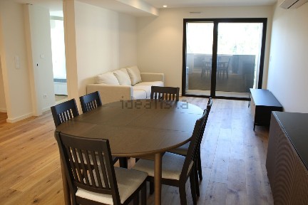Arrendamento de apartamento T2 na Rua Professor Rui Luís Gomes