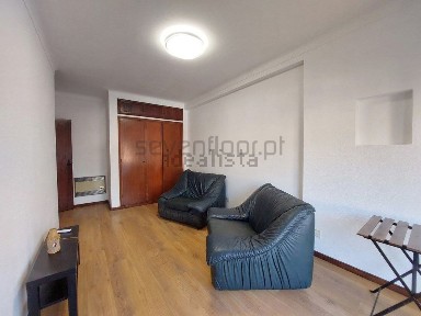 Arrendamento de apartamento T2 na Santo Ovídio - Cedro - Monte da Virgem