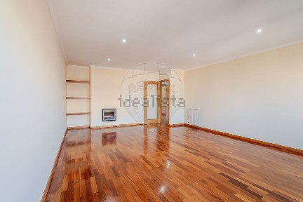 Arrendamento de apartamento T3 na Rua das Areias