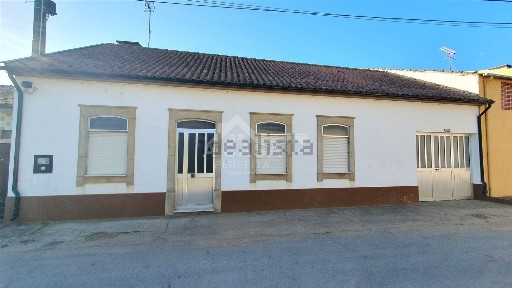 Moradia independente à venda em São João