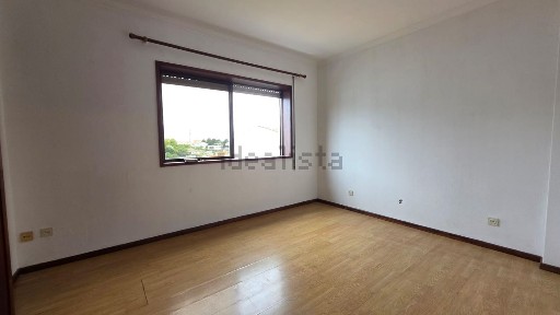 Arrendamento de apartamento T1 na Rua Outeiro