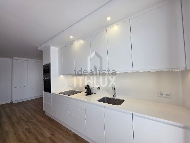 Apartamento T2 à venda na Cavalinha - Bombeiros