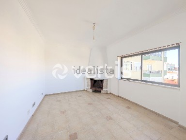 Apartamento T2 à venda na Rua Jaime Cortesão