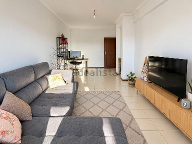Apartamento T2 à venda na Avenida Doutor Manuel Lousada