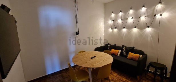 Apartamento T3 à venda na Rua do Almirante Leote do Rego