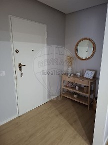 Apartamento T2 à venda na Avenida Miguel Bombarda
