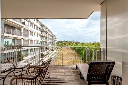 Apartamento T3 à venda na Rua Irene Vilar, 138