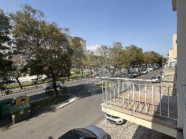 Espaço comercial à venda na Alameda Fernando Namora