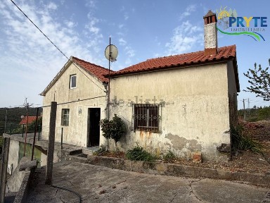 Moradia independente à venda em Ermida
