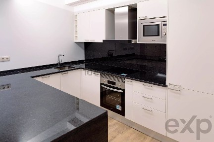 Apartamento T2 à venda na Rua do Bom Jesus, 7
