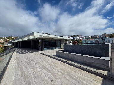 Apartamento T4 à venda na Rua da Capela do Amparo