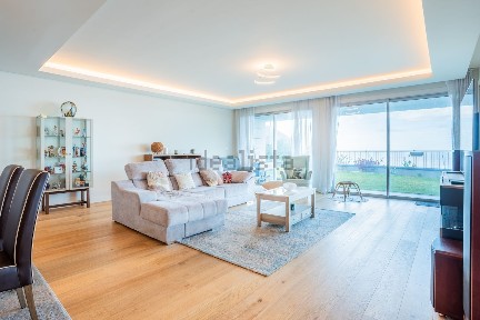 Apartamento T4 à venda na Estrada Monumental