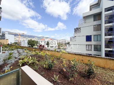 Apartamento T2 à venda na Rua Doutor Pita