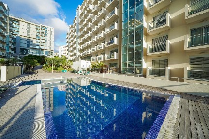 Apartamento T3 à venda na Rua do Vale da Ajuda
