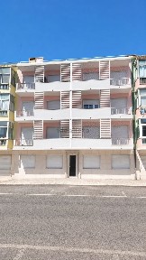 Arrendamento de apartamento T2 na Rua das Furnas