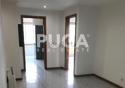 Arrendamento de apartamento T2 na Rua Mercado