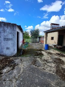 Moradia em banda à venda na Rua de Santa Maria