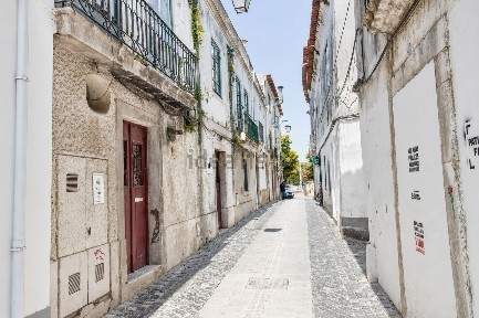 Salvador e Santa Maria da Feira, Rua dos Infantes, 14