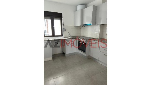 Arrendamento de apartamento T2 na Avenida Marquês de Pombal