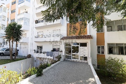 Apartamento T3 à venda na Rua Miguel Esteves Medeiros