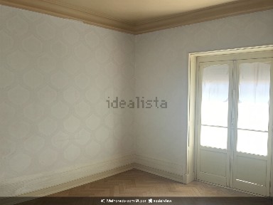 Apartamento T2 à venda na Rua do Funchal, 11