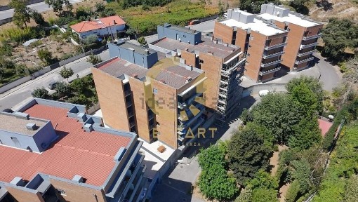 Arrendamento de apartamento T2 na Rua da Baseira, 280