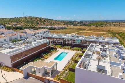 Apartamento T2 à venda na Rua do Recanto