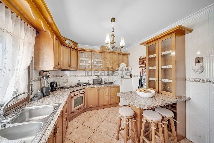 Apartamento T4 à venda na Rua Chousa