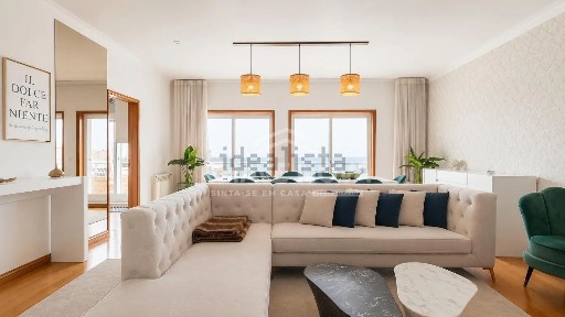 Apartamento T3 à venda na Rua Vista Alegre