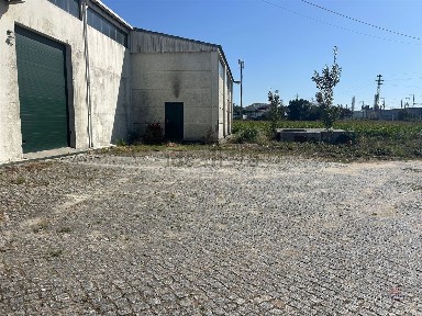Arrendamento de armazém em Folgosa
