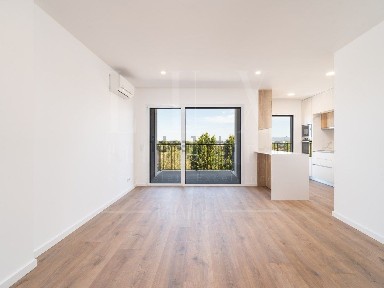 Arrendamento de apartamento T2 na Rua Capitão Salgueiro Maia