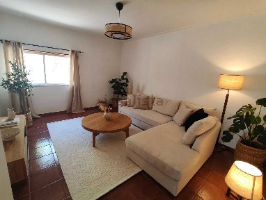 Apartamento T3 à venda na Avenida Aquilino Ribeiro
