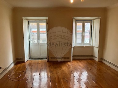 Arrendamento de apartamento T2 na Rua de São João Nepomuceno