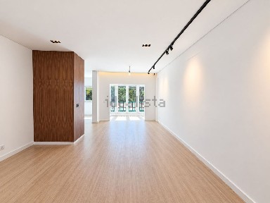 Apartamento T2 à venda na Estrada da Alagoa