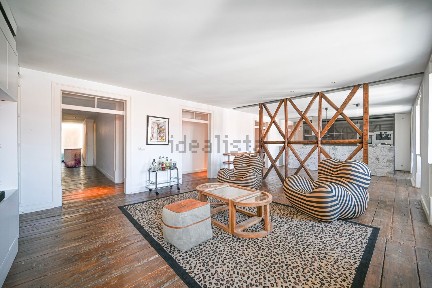 Apartamento T2 à venda na Rua Nova da Trindade