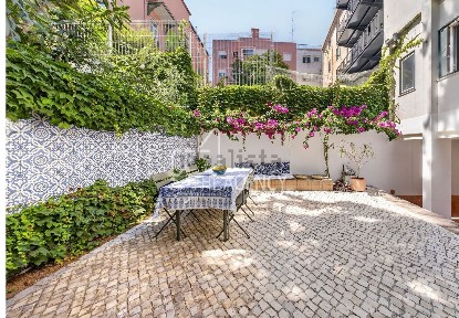 Apartamento T4 à venda na Santos-o-Velho - Madragoa