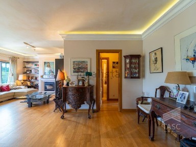 Apartamento T3 à venda na Rua António Feliciano de Castilho, 78