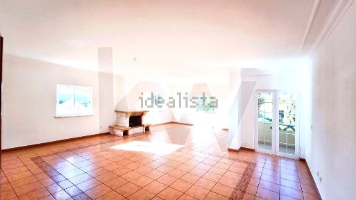Apartamento T3 à venda na Rua Moinho do Zangão, 13