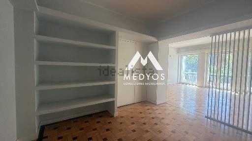 Arrendamento de apartamento T3 na Rua do Passeio Alegre