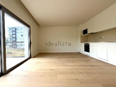 Arrendamento de apartamento T2 na Rua Margarida da Silva Cruz
