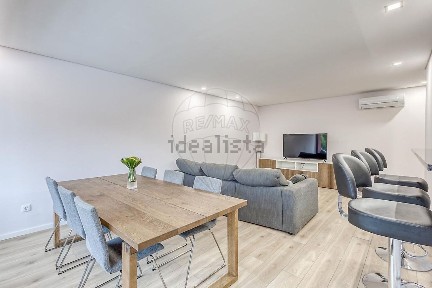 Apartamento T3 à venda na Rua das Duas Freguesias
