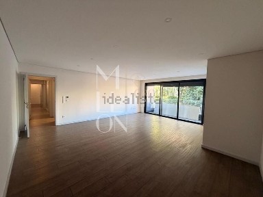 Apartamento T3 à venda em Júlio Dinis - Hospital Militar