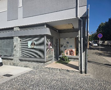 Arrendamento de espaço comercial na Rua de Fonseca Cardoso, 69