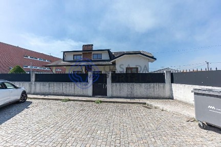 Moradia independente à venda na Rua Chouso, 373