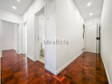 Arrendamento de apartamento T2 na Rua Pery de Linde, 1