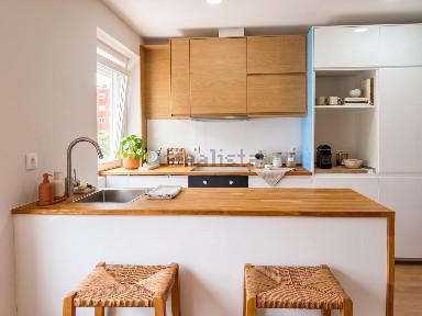 Arrendamento de apartamento T2 na Rua Heliodoro Salgado, 25